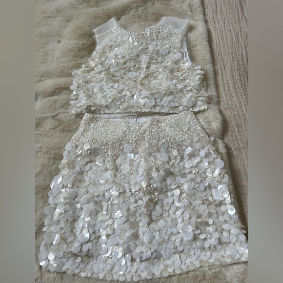 Aje Ivory Sequin shell top & skirt. Top sz 6 bottom sz 8, selling as a set,mint - Picture 1 of 5